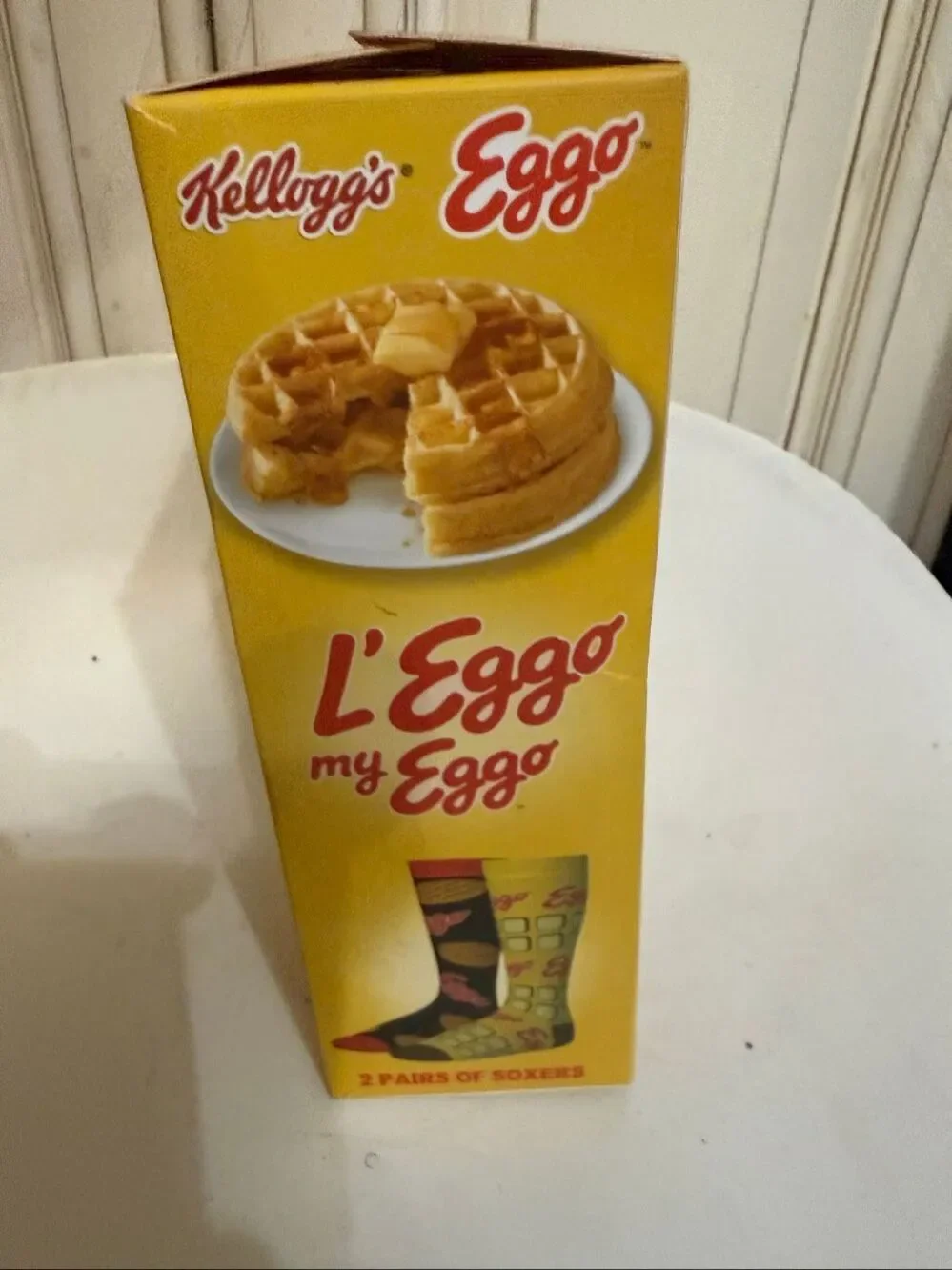 Swag Kellogg's Eggo Waffle 2 Pair Crew Socks Shoe Size 9-12 Yellow